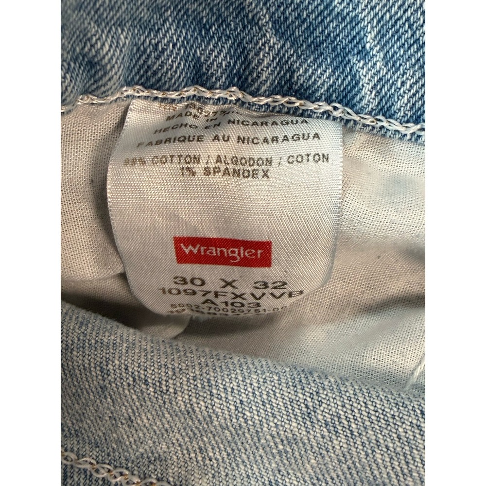 Wrangler Premium Quality Mens Light Wash Vintage Straight Leg Jeans 30x32 - Picture 3 of 7